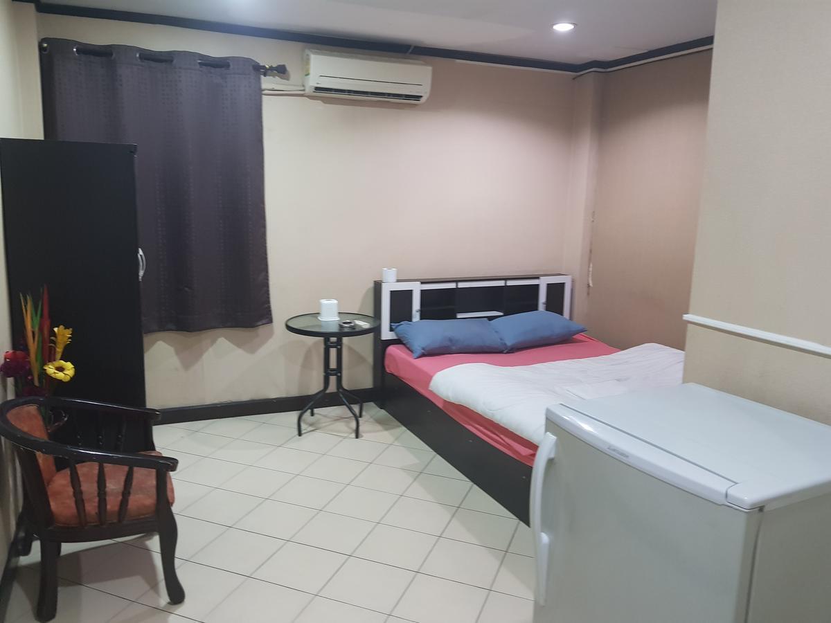Royal Inn Kitchen And Bar Pattaya Zewnętrze zdjęcie